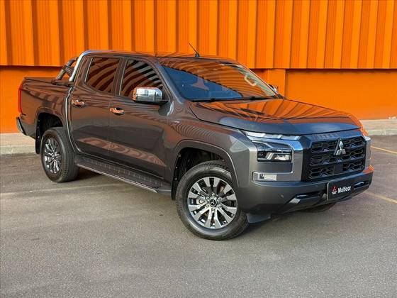 MITSUBISHI TRITON 2.4 BITURBO DIESEL CD HPE-S 4X4 AUTOMÁTICO MITSUBISHI TRITON 2.4 BITURBO DIESEL CD HPE-S 4X4 AUTOMÁTICO